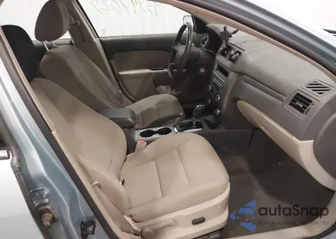 2010 Ford Fusion Hybrid from USA, damaged, VIN 3FADP0L37AR161066